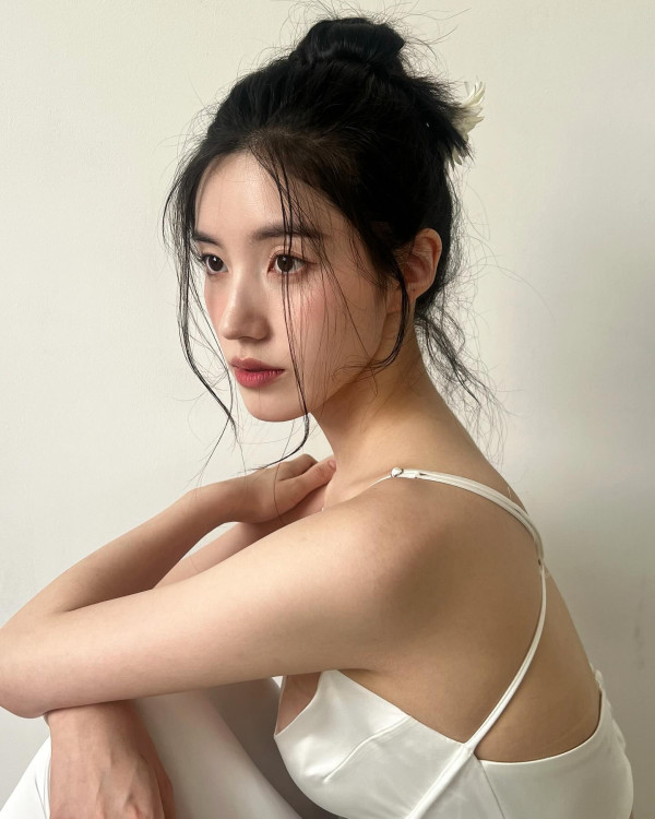 프리스틴 시연 등짝이 시원한 끈슬립