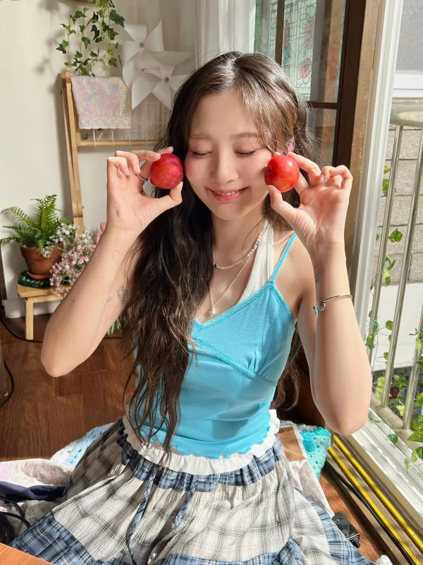 볼빨간사춘기 안지영 인스타
