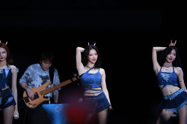 시원한 의상 베이비몬스터