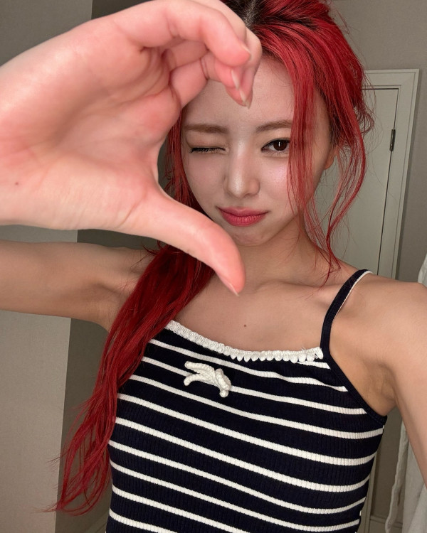 끈나시 캐미솔  ITZY 유나
