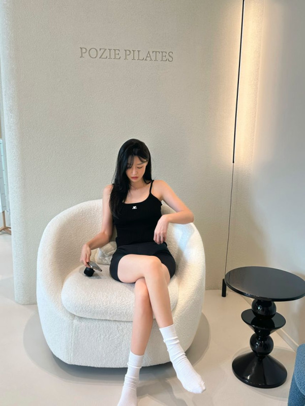 숏레깅스 입고 운동하는 권나라