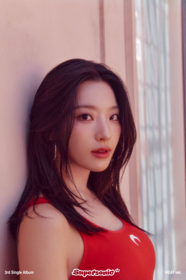 시원한 여름 컨셉의 프로미스나인 앨범화보