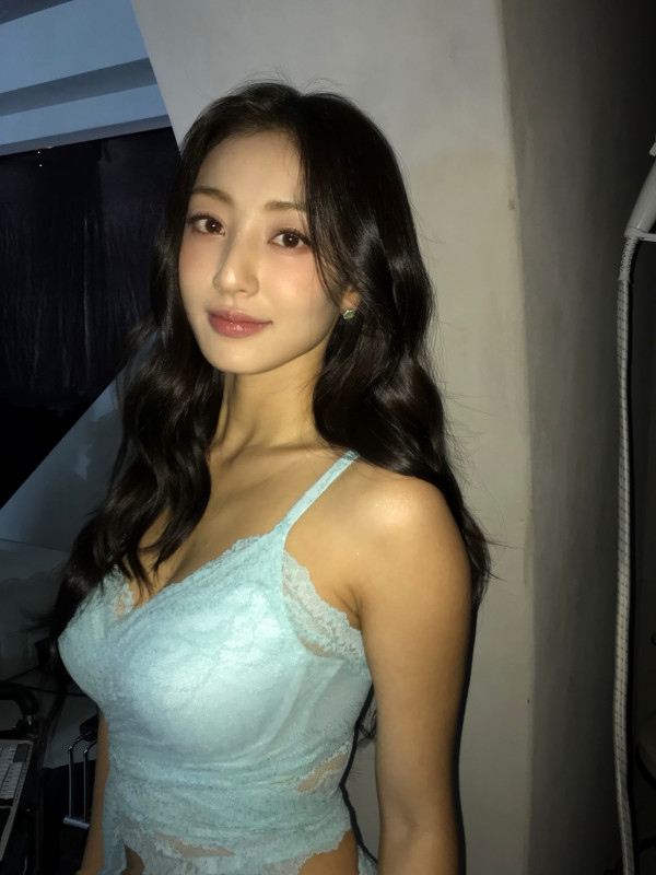 트와이스 지효 비너스 브라 촬영현장