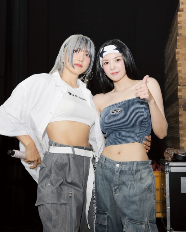 권은비 묵직한 골지 디젤 튜브탑