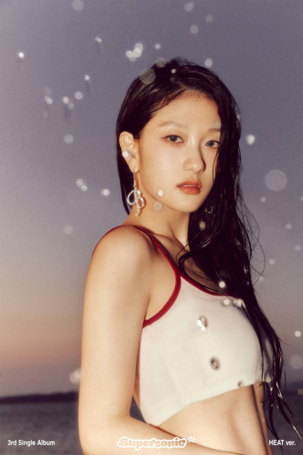 시원한 여름 컨셉의 프로미스나인 앨범화보