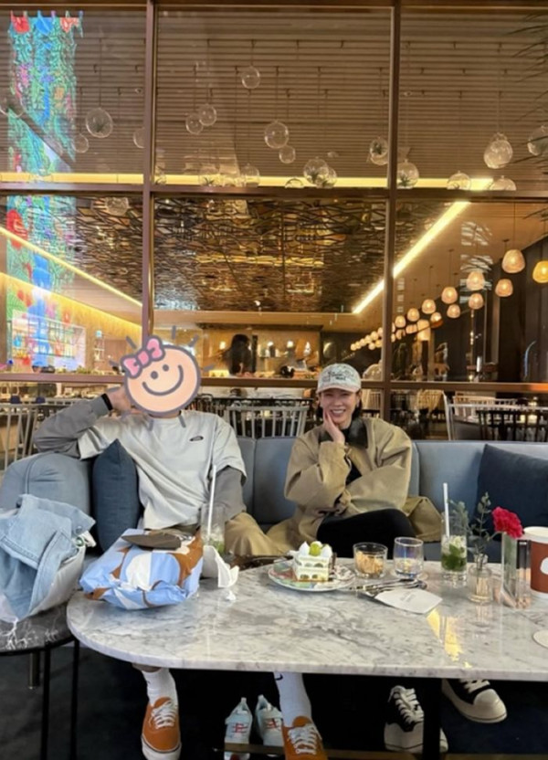 손예진♥현빈, 3살 아들이 찍어준 첫 커플샷 공개