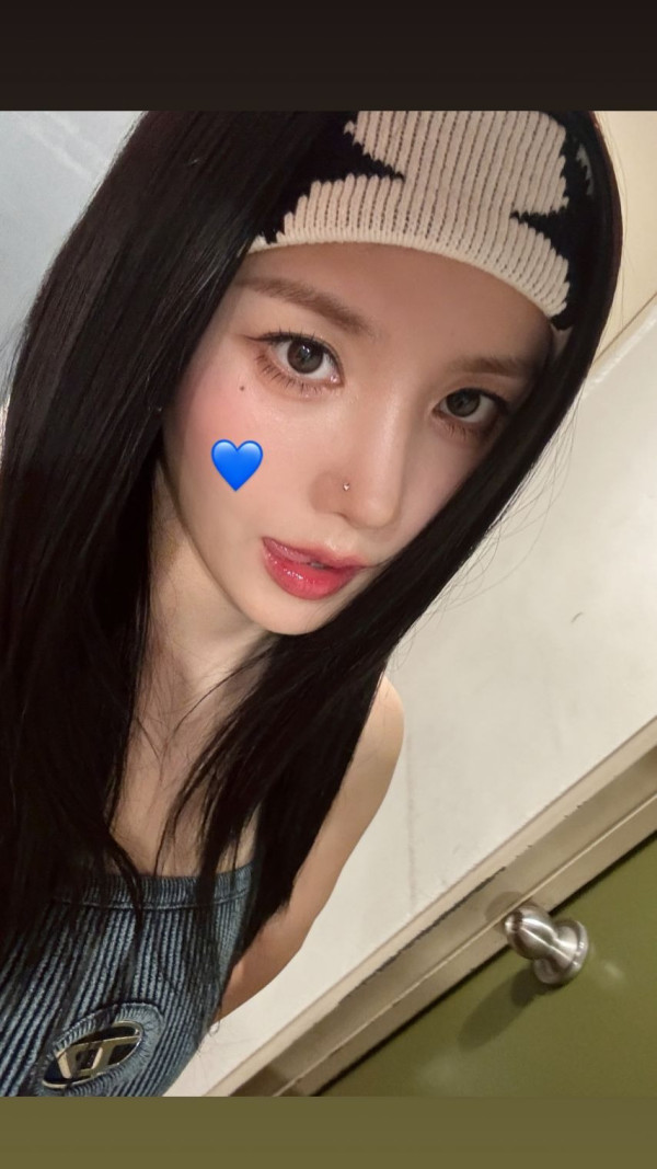 권은비 묵직한 골지 디젤 튜브탑