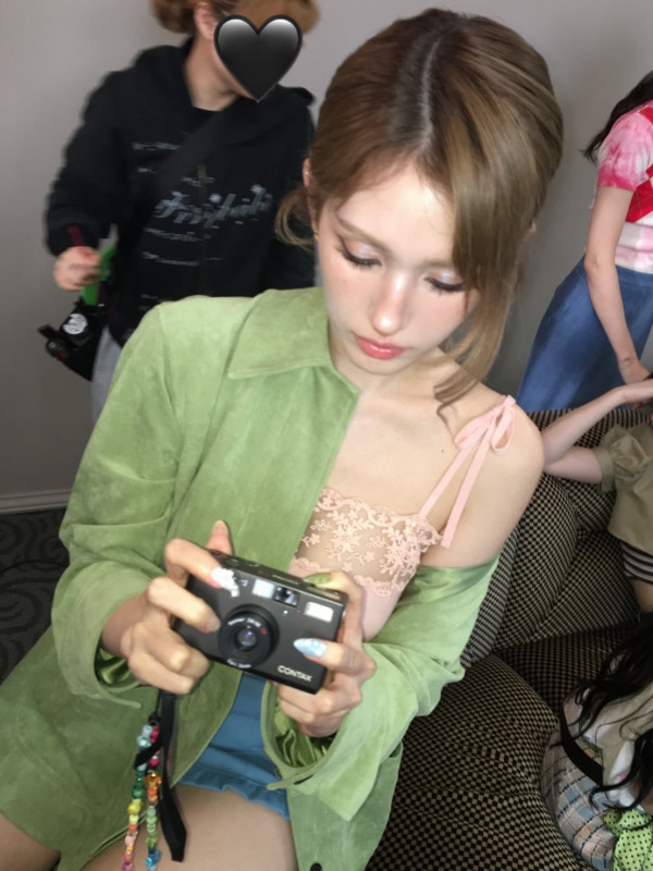 전소미 핑크색 시스루 끈나시