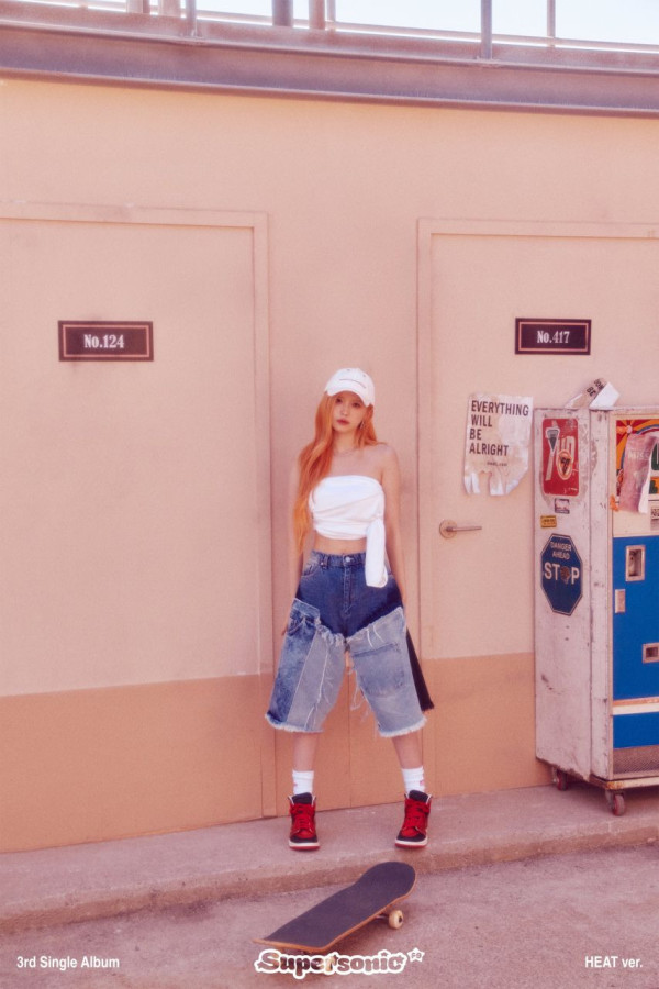 시원한 여름 컨셉의 프로미스나인 앨범화보