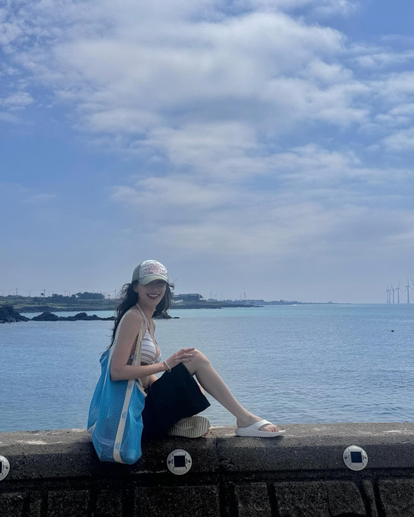 프리스틴 민경 하얀 끈비키니 몸매