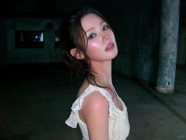 화이트 의상 아이들 미연