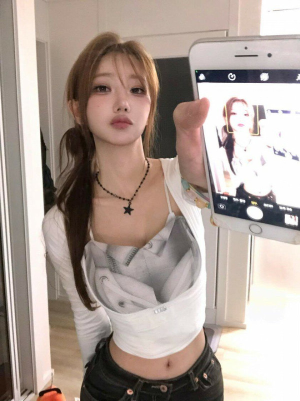 눈 맞는 QWER 마젠타