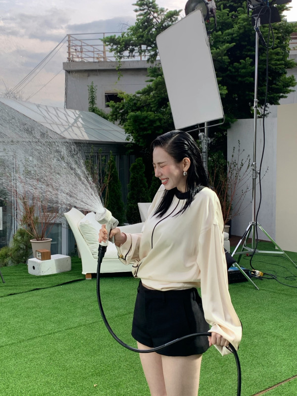 카리나 검정 핫팬츠