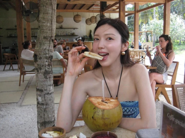 배우 채서진 비키니