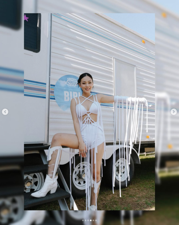 가슴 볼륨 자랑 비비