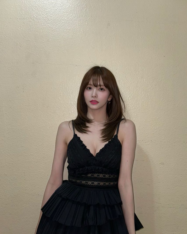 배우 한보름 검정 레이스 끈원피스