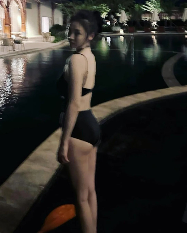 에스파 닝닝 수영복 몸매.jpg