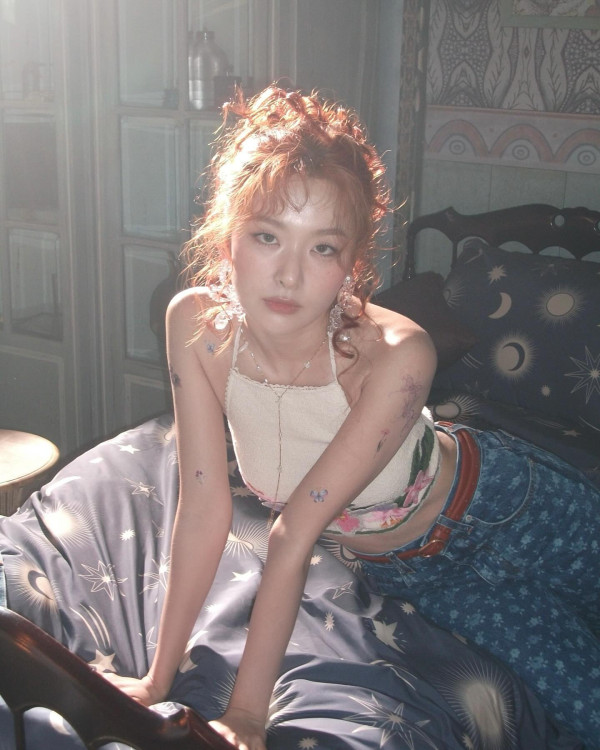 레이스 홀터넥 나시 상레드벨벳 슬기