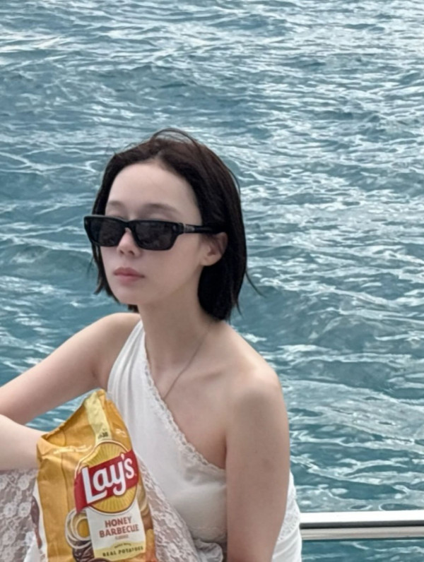 에스파 윈터, 체크 비키니