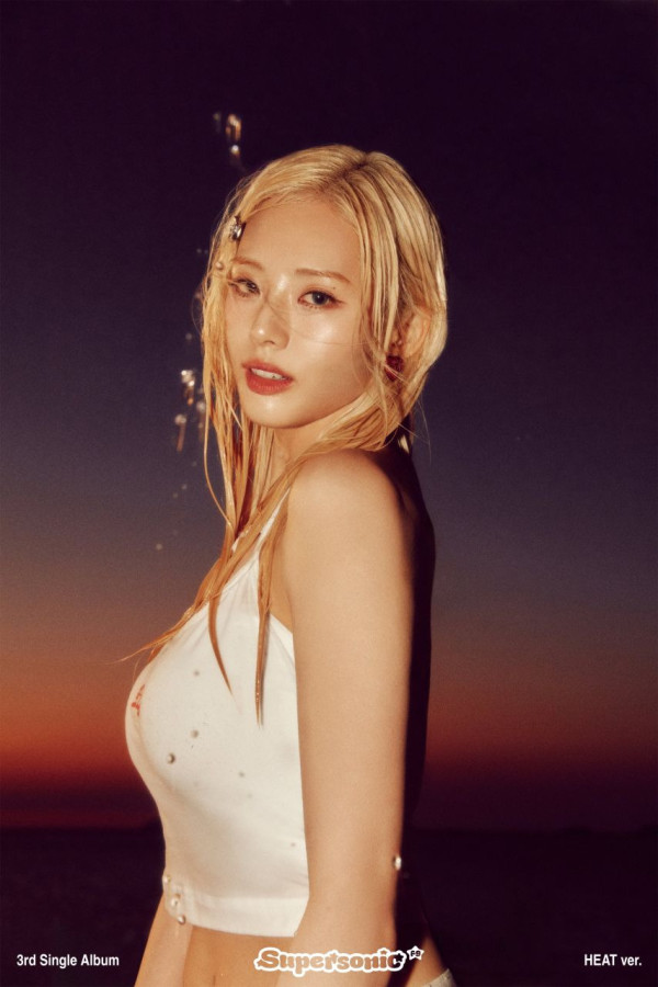 시원한 여름 컨셉의 프로미스나인 앨범화보