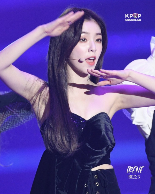 아이린 검정 오프숄더 란제리룩