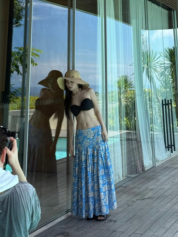 검정 튜브탑 비키니 슬기