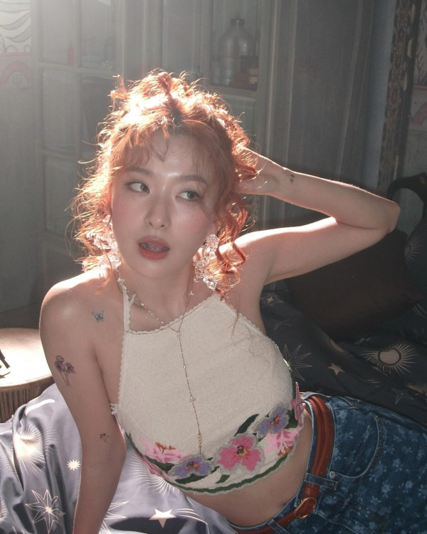 레이스 홀터넥 나시 상레드벨벳 슬기