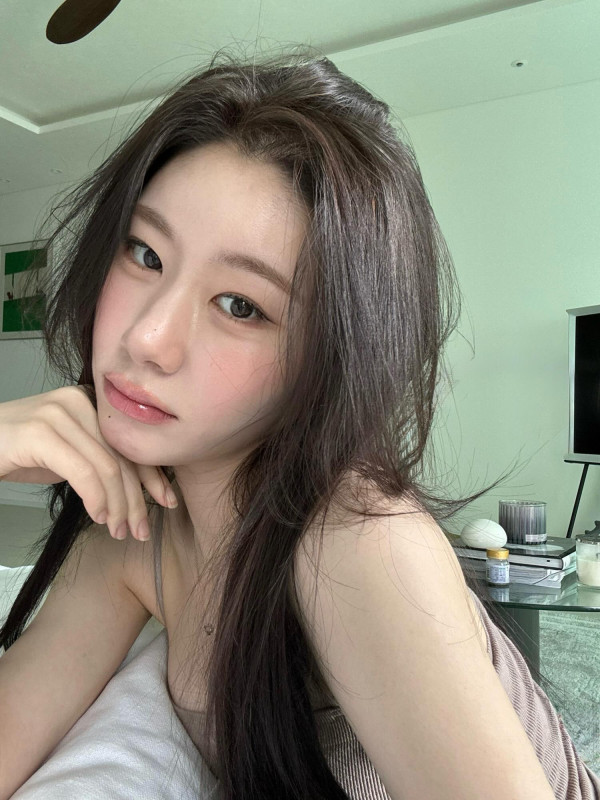 있지 채령 셀카