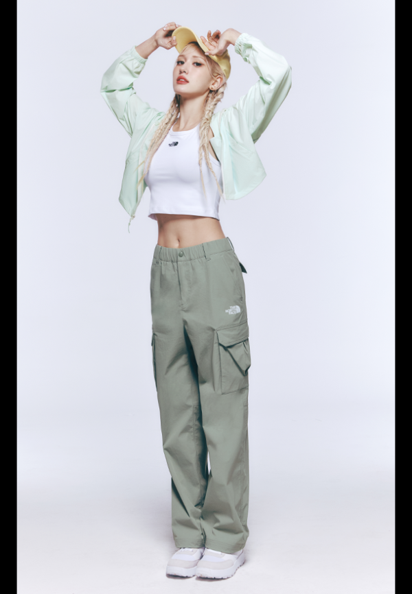 스포티한 전소미 노스페이스 회색 민소매