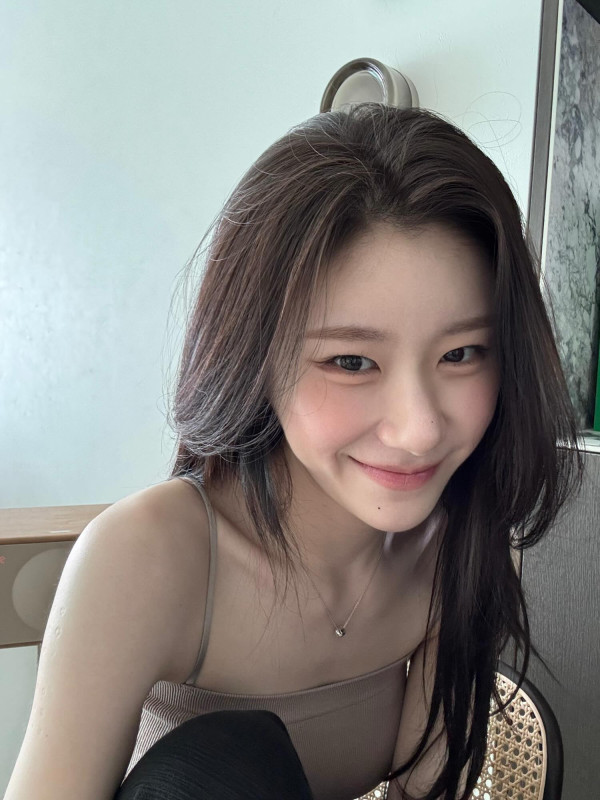 있지 채령 셀카