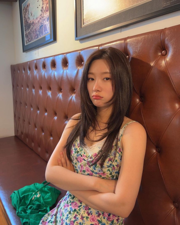 정채연 꽃슬립 원피스
