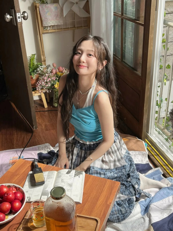볼빨간사춘기 안지영 인스타