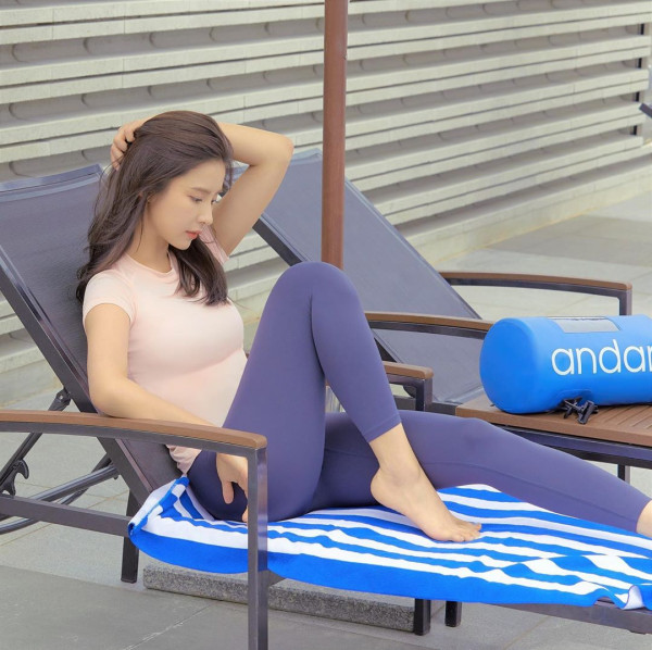 레깅스 화보, 배우 신세경