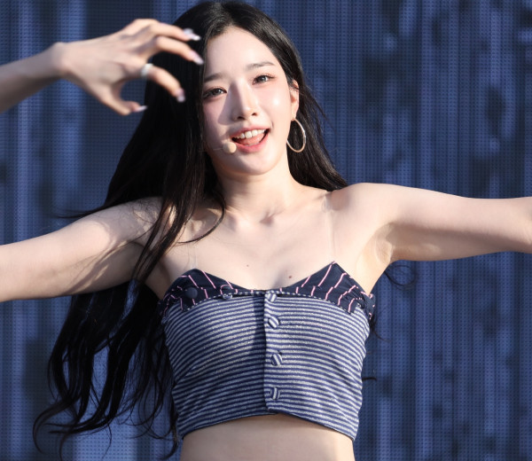 튜브탑 트리플에스 김유연