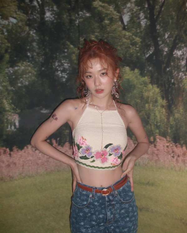 레이스 홀터넥 나시 상레드벨벳 슬기