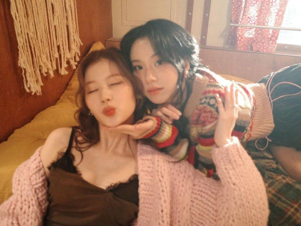 레이스 란제리 슬립 트와이스 사나
