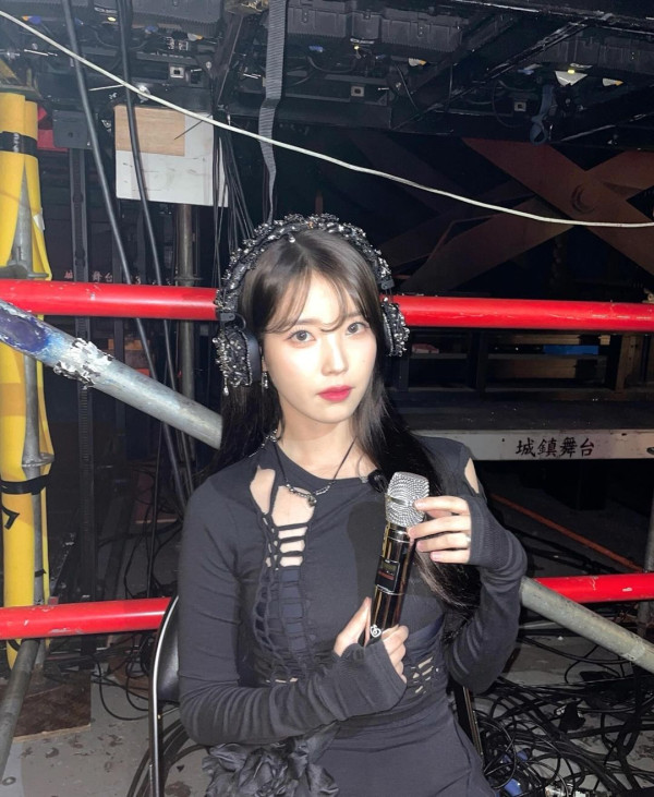 섹시해보이는 아이유 대만공연 셀카 사진들