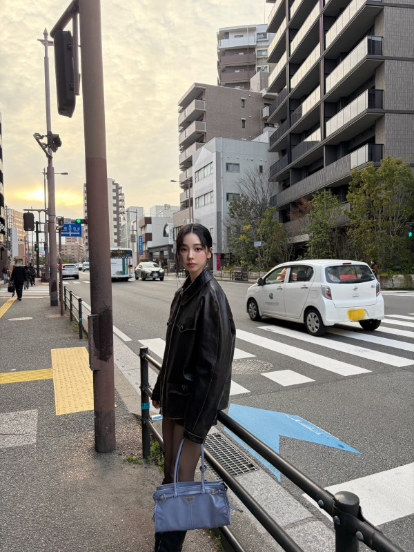 카리나, 가죽 핫팬츠