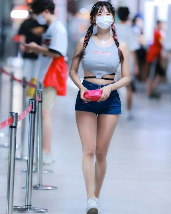 양갈래 머리 김한나 치어리더