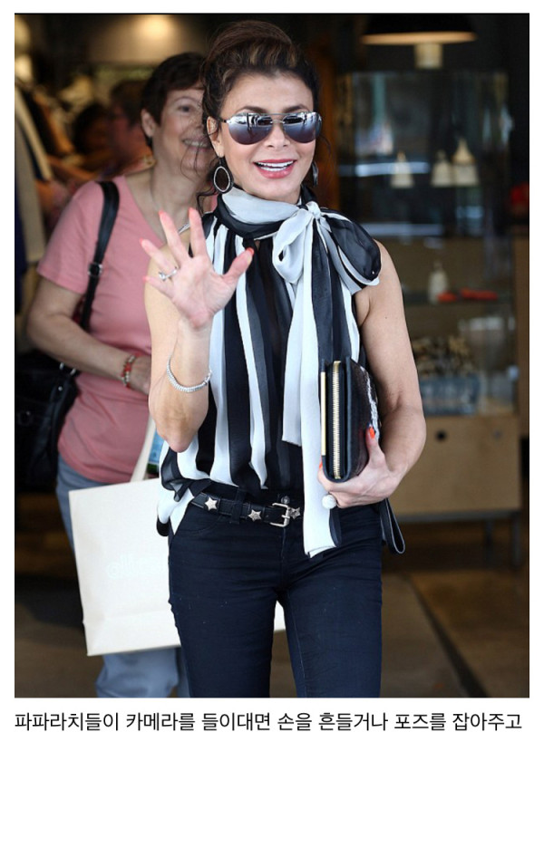 여자 연예인이 파파라치를 대하는 태도