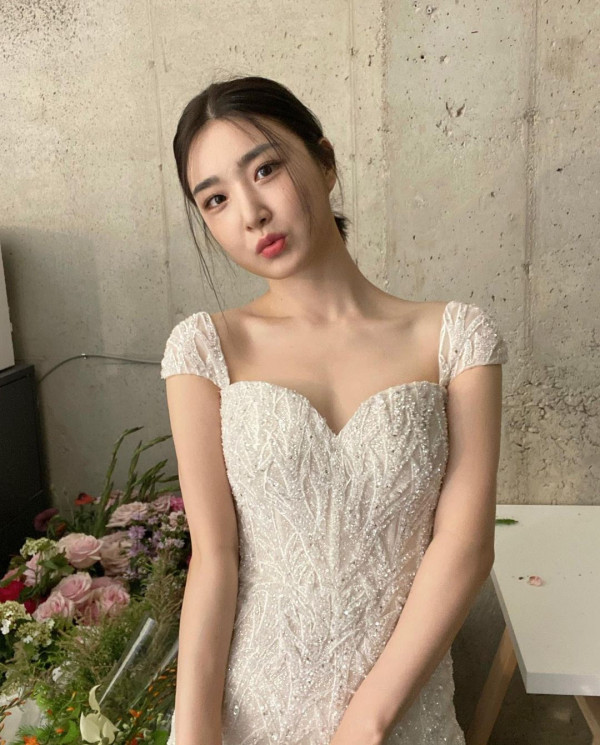 드레스 단발좌 유나