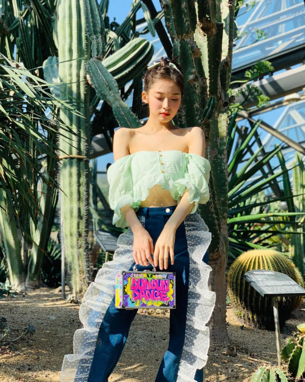 시원한 오프숄더 아린