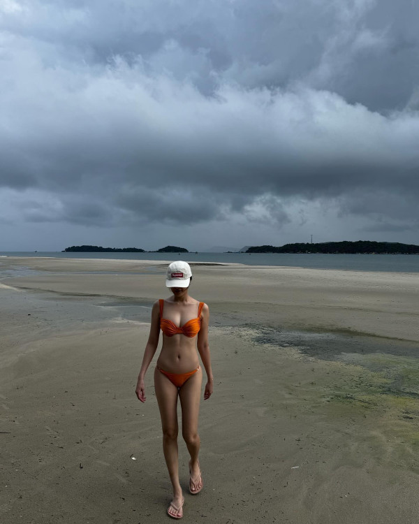 애프터스쿨 이주연 끈비키니 아찔한 몸매