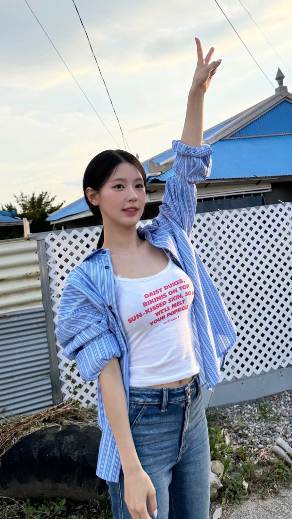 아이돌 미연 흰나시